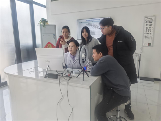 守：知医邦“反商业化”推动中医药现代化AG真人app资本逐利浪潮中的情怀坚(图2)